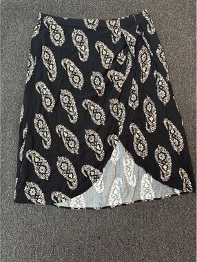 Boho women’s Large Black and White Patterned Wrap Skirt
